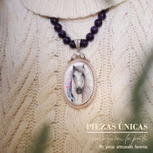 Cargar imagen en el visor de la galería, Dije Caballo Pintado a Mano plata 950