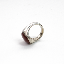 Cargar imagen en el visor de la galería, Anillo Sello Cornalina, plata 950