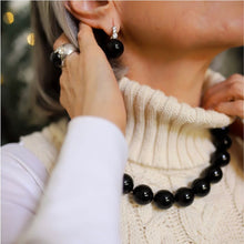 Cargar imagen en el visor de la galería, Collar Ónix 18mm con broche plata 950