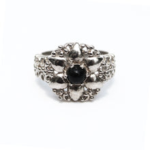 Cargar imagen en el visor de la galería, Anillo San Jorge y Ónix facetado plata 950