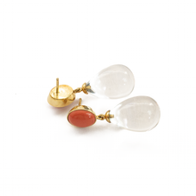 Cargar imagen en el visor de la galería, Arete coral con Cristal de Roca, oro 14k