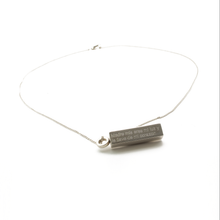 Cargar imagen en el visor de la galería, Cadena Dije Cubo Tema Grabado plata 950