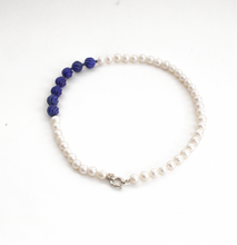 Cargar imagen en el visor de la galería, Collar Perlas con Lapislázuli Estriado2, plata 950