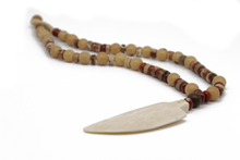 Cargar imagen en el visor de la galería, Collar Pedernal Hueso Esferas de Cuerno plata 950