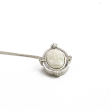 Cargar imagen en el visor de la galería, Dije Cruz Hueso plata 950