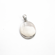 Cargar imagen en el visor de la galería, Dije Virgen Milagrosa, plata 950