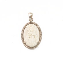 Cargar imagen en el visor de la galería, Dije Virgen Candelaria Hueso, plata 950