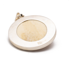 Cargar imagen en el visor de la galería, Dije Hueso Carabela Pirogravada Perla plata 950