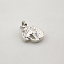 Cargar imagen en el visor de la galería, Dije Busto Caballo plata 950