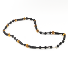 Cargar imagen en el visor de la galería, Collar Ámbar Medio con Ónix