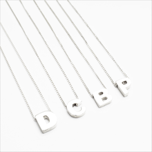 Cargar imagen en el visor de la galería, Cadena Inicial Letra plata 950