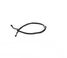 Cargar imagen en el visor de la galería, Pulsera Cráneo Mini Tejida Negro Plata 950