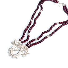Cargar imagen en el visor de la galería, Collar dragon granate plata 950 - Joyeria Cristina Fernandez