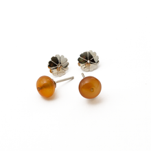 Cargar imagen en el visor de la galería, Arete Broquel Cornalina 6mm plata 950