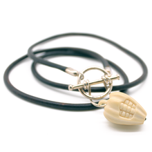 Cargar imagen en el visor de la galería, Collar Hueso Semilla Cacao plata 950