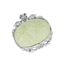 Cargar imagen en el visor de la galería, Dije Hueso Blanca Mariposa plata 950