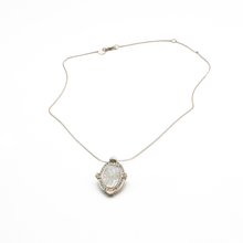 Cargar imagen en el visor de la galería, Dije Virgen Guadalupe Madre Perla pequeña. plata 950