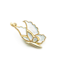 Cargar imagen en el visor de la galería, Dije Mariposa con Madre Perla plata 950