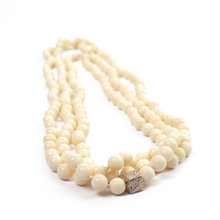 Cargar imagen en el visor de la galería, Collar Hueso Logo broche plata 950