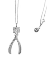 Cargar imagen en el visor de la galería, Collar huesito de la suerte plata 950 - Joyeria Cristina Fernandez