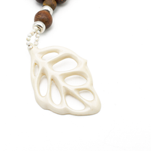 Cargar imagen en el visor de la galería, Collar Jasper Hoja plata 950