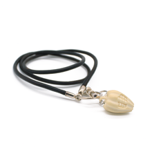 Cargar imagen en el visor de la galería, Collar Hueso Semilla Cacao plata 950