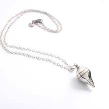 Cargar imagen en el visor de la galería, Collar trompo plata 950 - Joyeria Cristina Fernandez