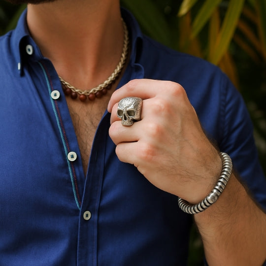 La historia de la calavera: del símbolo ancestral al arte en plata