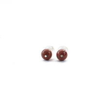 Cargar imagen en el visor de la galería, Arete Broquel Jasper Rojo 6mm, plata 950
