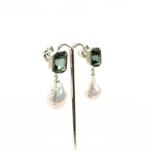 Cargar imagen en el visor de la galería, Arete Cristal verde Perla Barroca, plata 950
