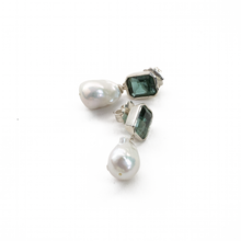 Cargar imagen en el visor de la galería, Arete Cristal verde Perla Barroca, plata 950
