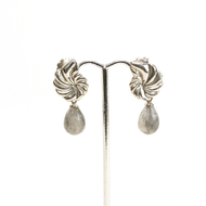 Arete Rehilete Plano Cuarzo Gris gota facetada, plata 950