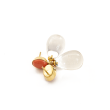 Cargar imagen en el visor de la galería, Arete coral con Cristal de Roca, oro 14k
