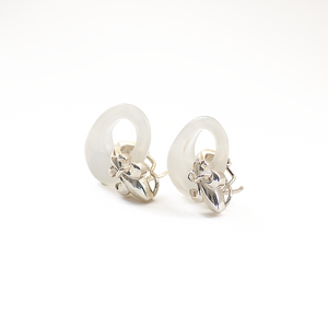 Arete Flor de Lis Madre Perla, plata 950