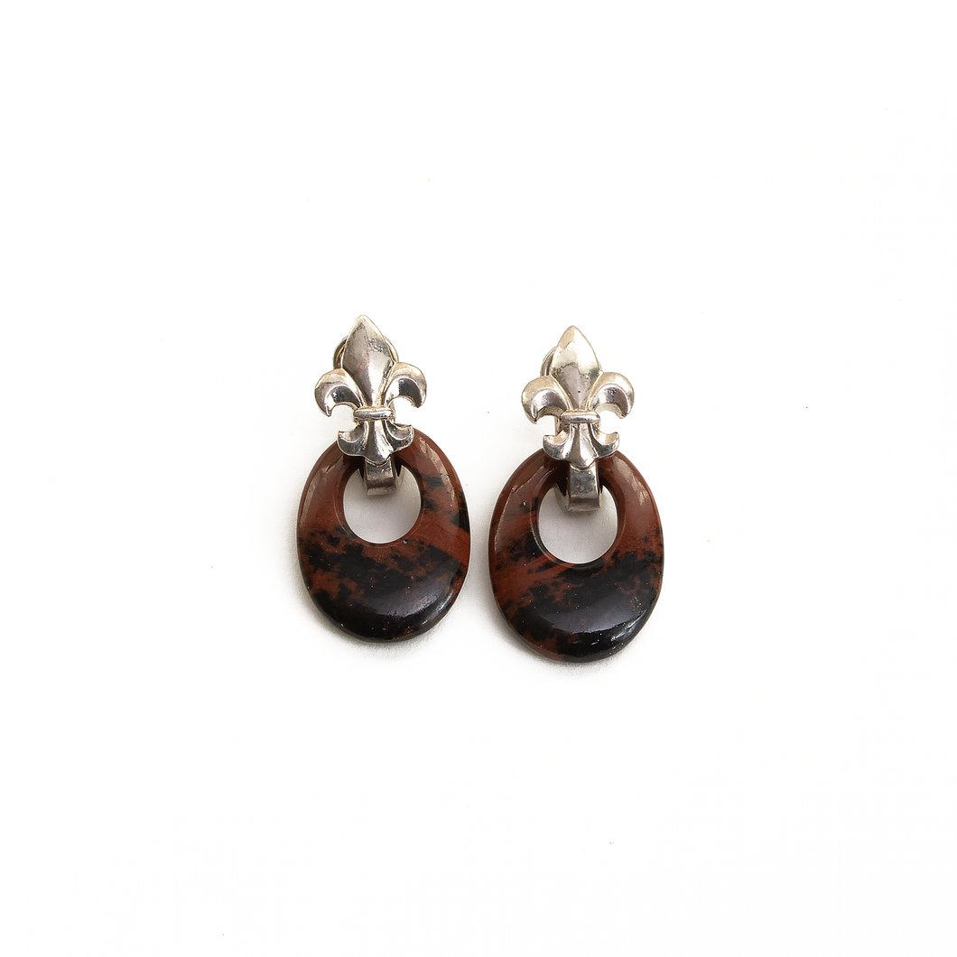 Arete Flor de Lis Obsidiana Café, plata 950