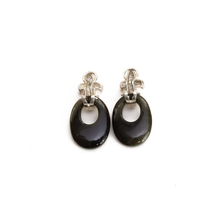 Cargar imagen en el visor de la galería, Arete Flor de lis Obsidiana Dorada, plata 950
