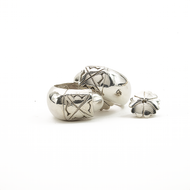 Arete tipo Arracada Logo plata 950