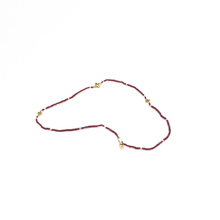 Cargar imagen en el visor de la galería, Collar Rubí Rojo y Trébol, Oro 14k
