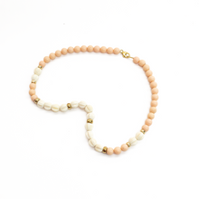 Cargar imagen en el visor de la galería, Collar Coral  Rosa y Hueso, plata 950
