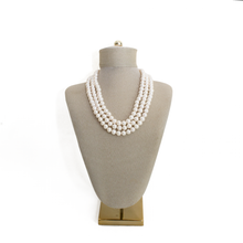 Cargar imagen en el visor de la galería, Collar 3 Hilos Perla Blanca, plata 950
