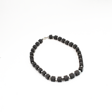 Cargar imagen en el visor de la galería, Collar Ónix Cuadrado, plata 950
