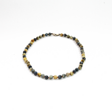 Cargar imagen en el visor de la galería, Collar Ojo de Tigre Gris Facetado, plata 950
