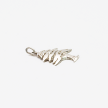 Cargar imagen en el visor de la galería, Dije Cedro Libanes, plata 950
