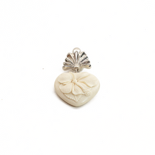 Cargar imagen en el visor de la galería, Dije Abanico Corazón Tulipán Hueso, plata 950
