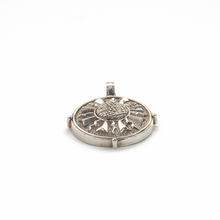Cargar imagen en el visor de la galería, Dije Destello de Sol, plata 950
