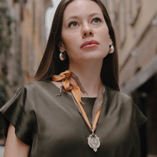 Cargar imagen en el visor de la galería, Arete Antigua plata 950
