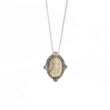 Cargar imagen en el visor de la galería, Dije Cadena Virgen de la Salud Hueso, plata 950
